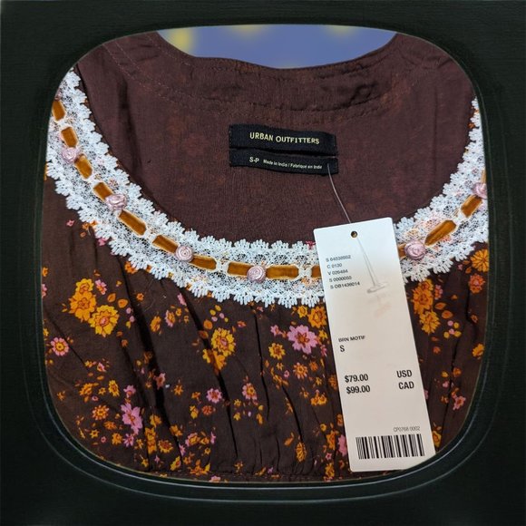 NWT Uo baby doll dress with velvet lace ribbon and pink rosette - Picture 3 of 3